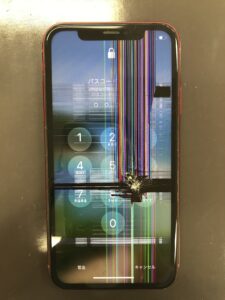 画面に物が落ちて液晶が壊れたiPhoneXR