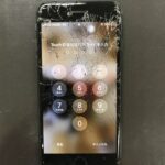 【アイフォン】画面がバキバキに割れたiPhone8の修理