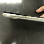【アイフォンX】バッテリーの膨張で画面が浮いたiPhoneXの修理