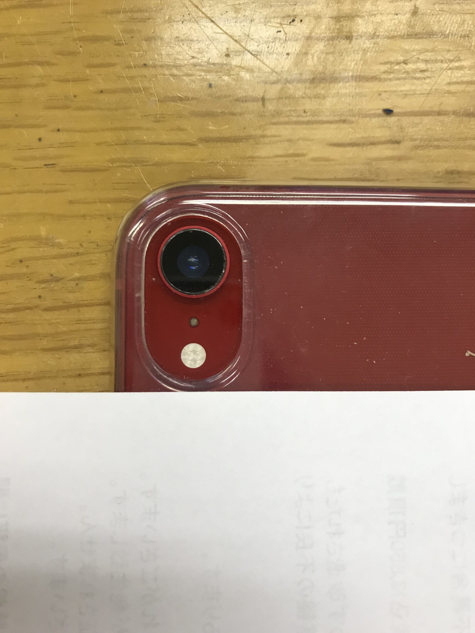 修理後のiPhoneXRのカメラレンズ