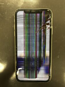 液晶が壊れたiPhone11