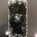【アイフォン8】車に轢かれてバキバキに割れたiPhone8の修理