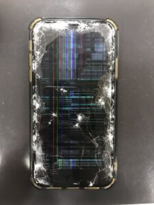 画面が割れて液晶がおかしくなったiPhoneXR