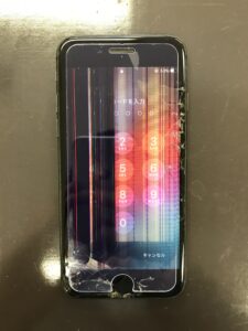 液晶が壊れたiPhone8