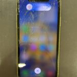 【アイフォン11】画面がバキバキに割れたiPhone11の修理