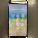 【アイフォン】画面全体に割れが入ってしまったiPhoneSE第三世代の画面修理