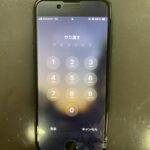 【アイフォンSE3】画面が割れて穴が空いたiPhoneSE3の修理