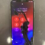 【アイフォン11Pro】液晶割れで液漏れが発生したiPhone11Proの修理