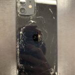 【アイフォン】背面ガラスが割れてしまったiPhone12の修理
